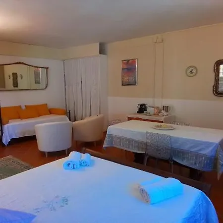 Poderino La Noce Casa vacanze Vinci